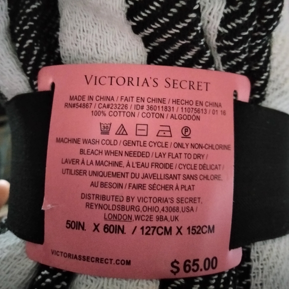 Victoria Secret Throw Blanket - Picture 3 of 3